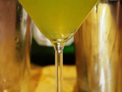 Il cocktail del sabato: la ricetta del appletini un martini con succo di mela