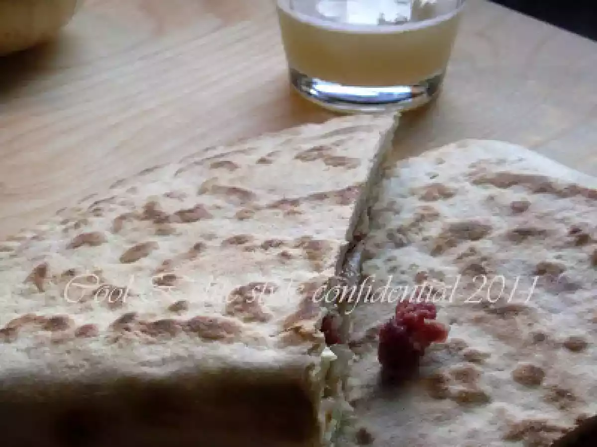 Il crescione di piadina con salsiccia e cipolle