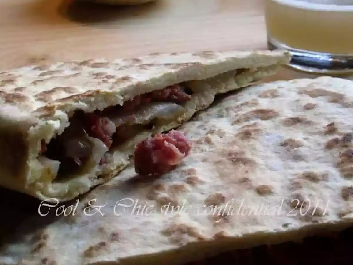 Il crescione di piadina con salsiccia e cipolle - foto 2