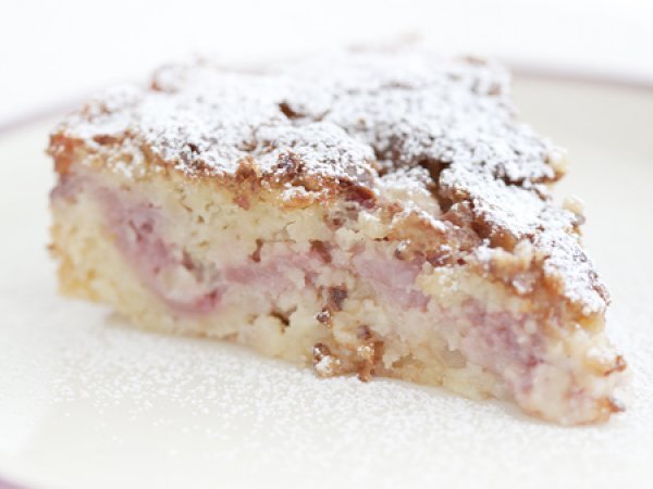 IL DOLCE DI NENA ! TORTA DI MANDORLE CON CUORE DI FRAGOLE, CIOCCOLATO BIANCO E CANNELLA