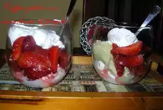 Il mare la luna e tu....e coppa gelato con macedonia di fragole