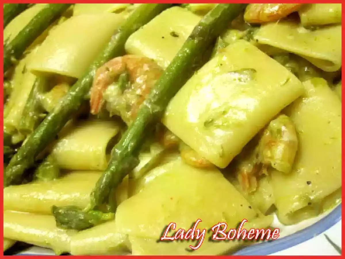 Il pesco e i paccheri con gamberi e asparagi