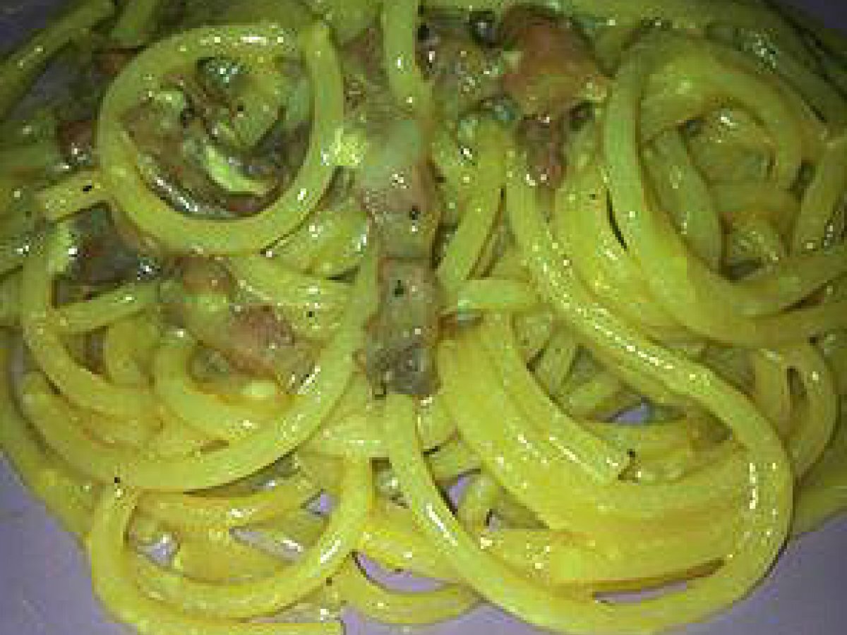 Il trucco dell'acqua gassata per una carbonara perfetta