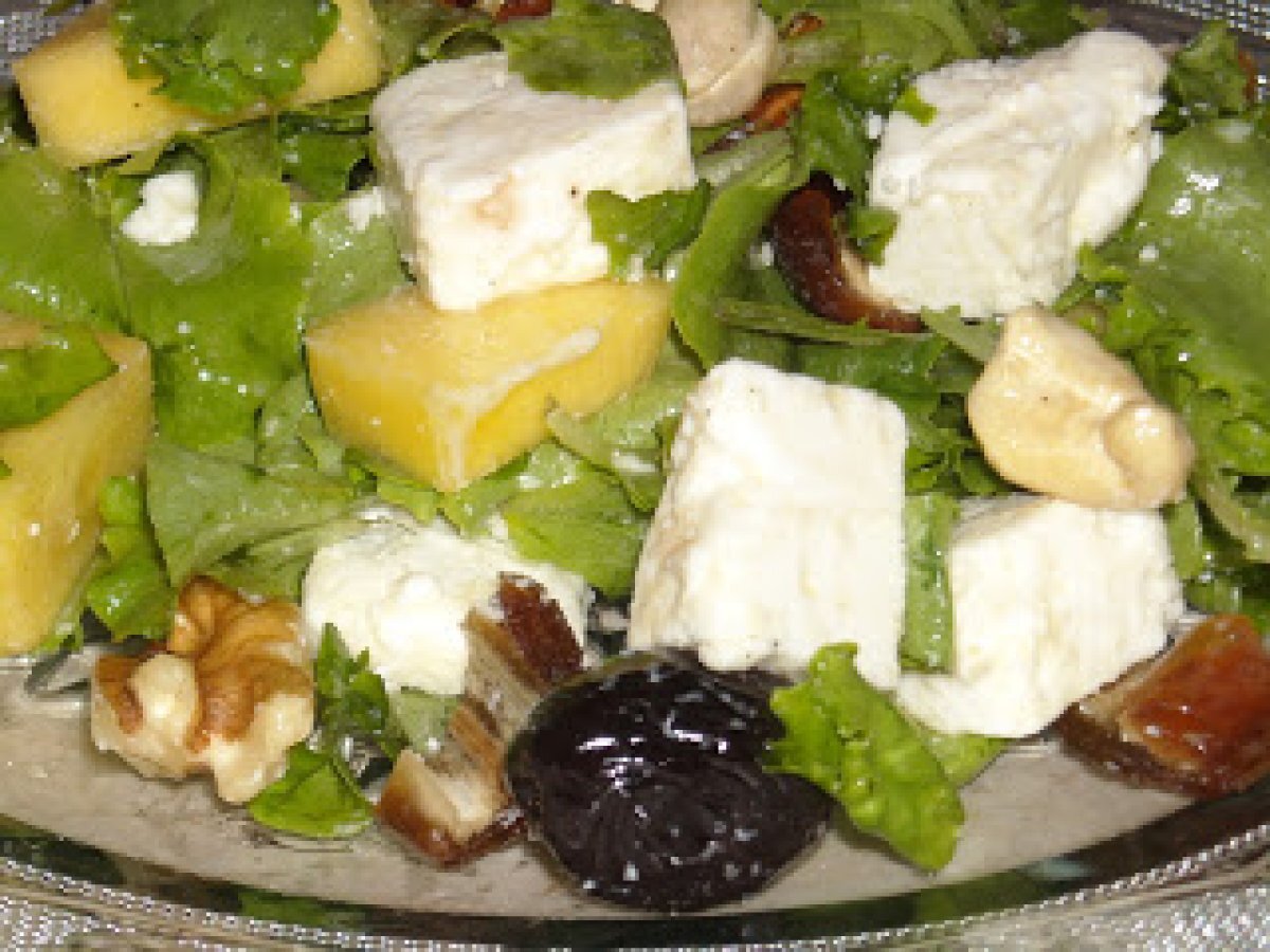 INSALATA CON FETA, MANGO E FRUTTA SECCA - foto 2