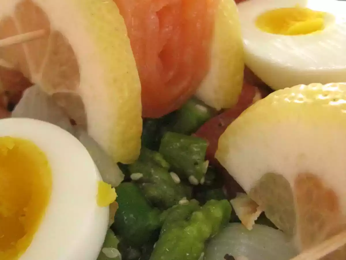 Insalata con verdure cotte e crude