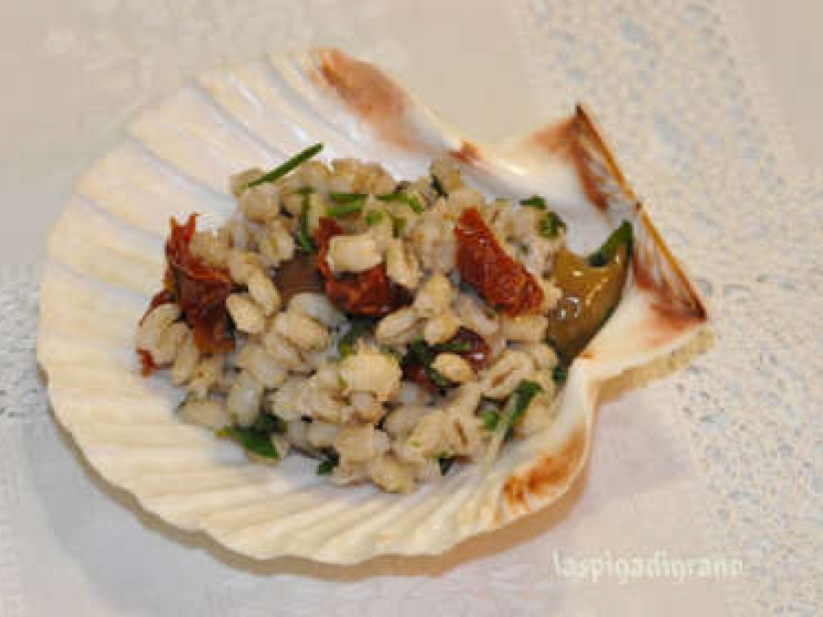 Insalata d'orzo pescivora