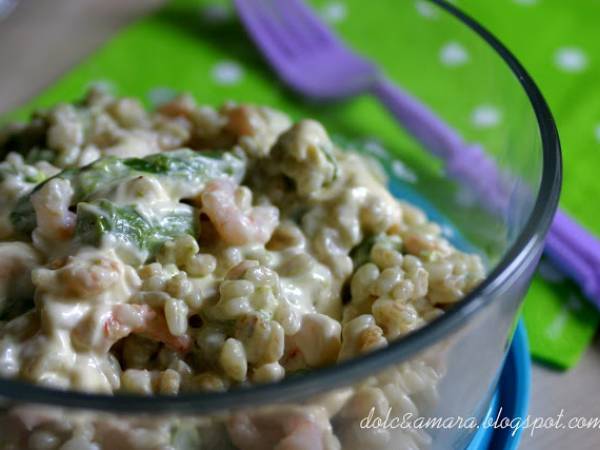 INSALATA DELICATA DI ORZO, ASPARAGI E GAMBERETTI