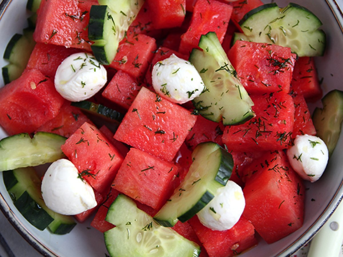 Insalata di anguria, cetrioli e mozzarella - foto 4