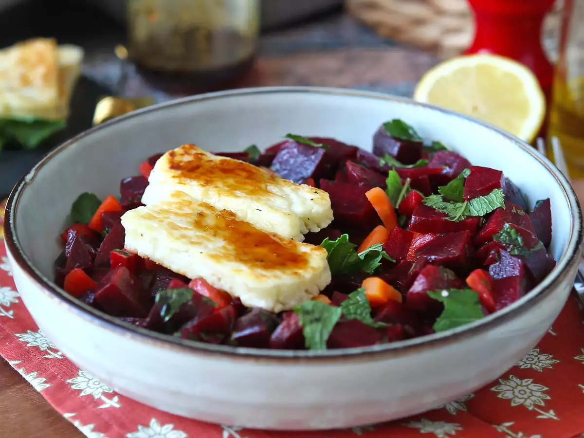 Insalata di barbabietole con halloumi grigliato - foto 3