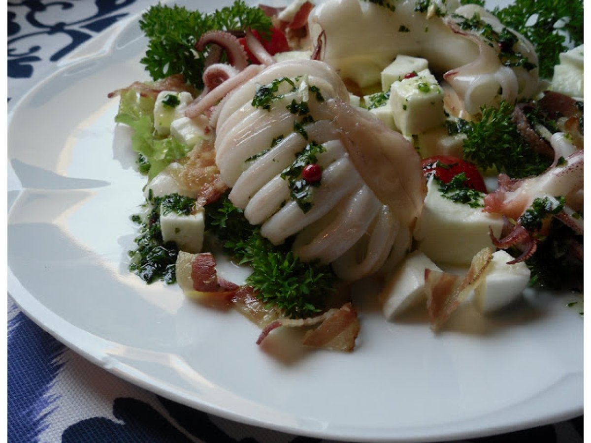 Insalata di calamari a fisarmonica con mozzarella di bufala e bacon - foto 3