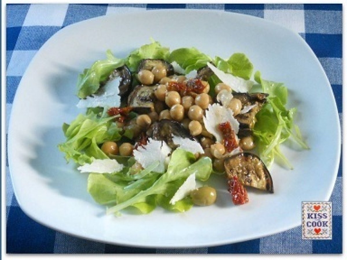 INSALATA DI CECI MEDITERRANEA