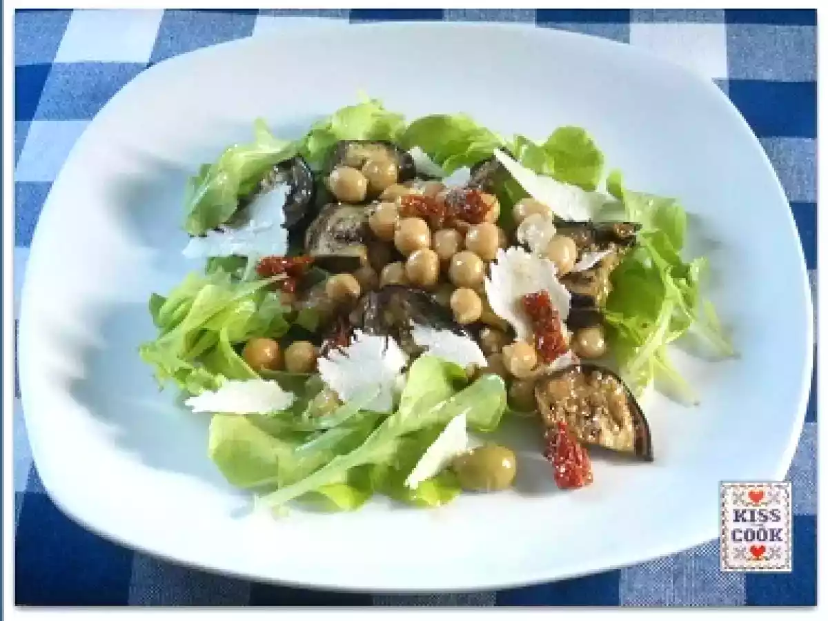 INSALATA DI CECI MEDITERRANEA