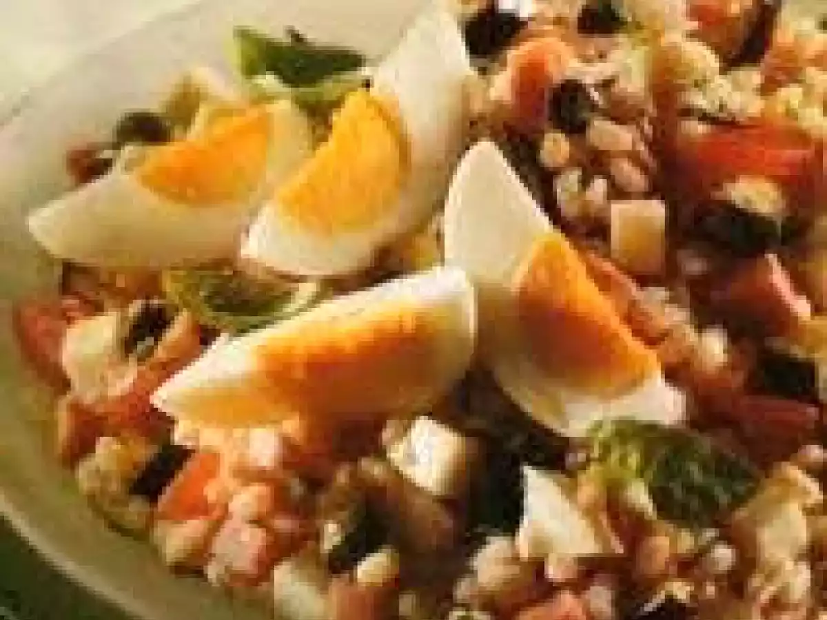 Insalata di cereali e uova sode