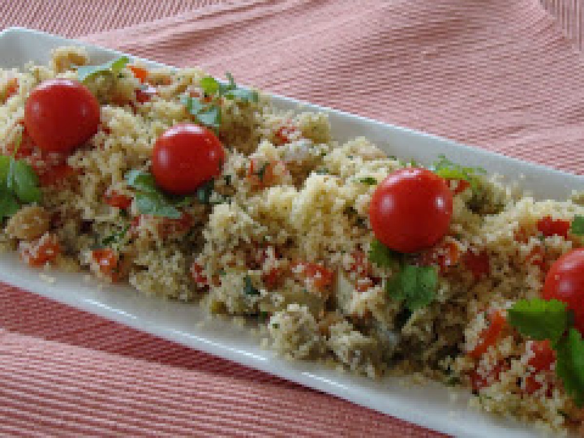 Insalata di cous cous con carciofi e ceci