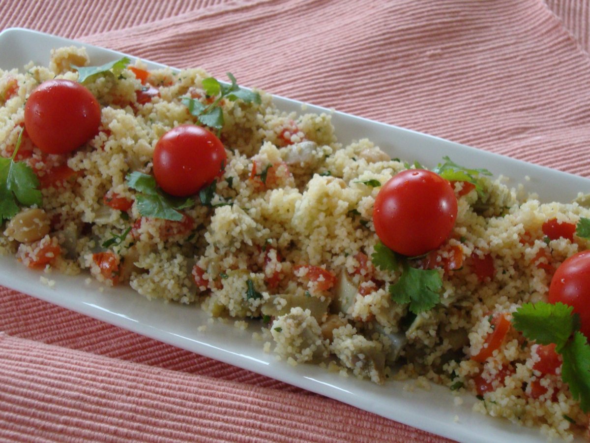 INSALATA DI COUS COUS CON CARCIOFI E CECI (ricetta marocchina)
