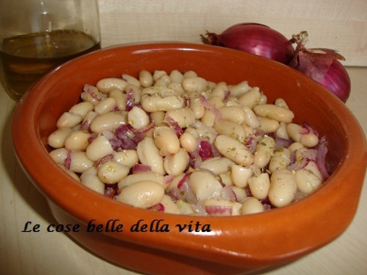 Insalata di fagioli e cipolla