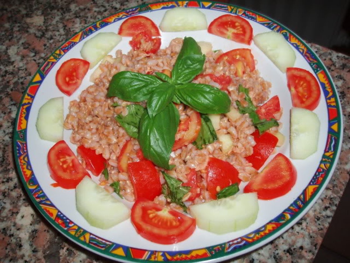 Insalata di farro con tonno e pomodori TM31