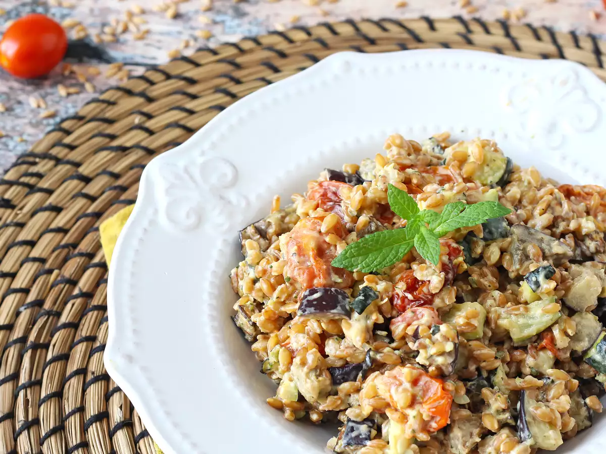 Insalata di farro cremosa con zucchine, melanzane e pomodorini - foto 7