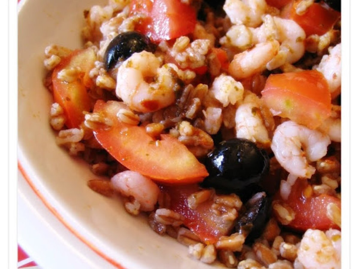 Insalata di farro in rosso