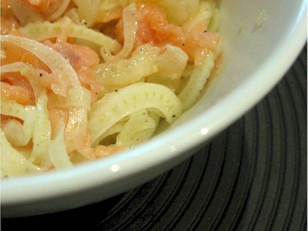 INSALATA DI FINOCCHI, SALMONE E POMPELMO ROSA