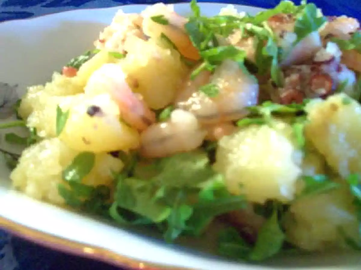Insalata di gamberetti, polpo, patate e rucola