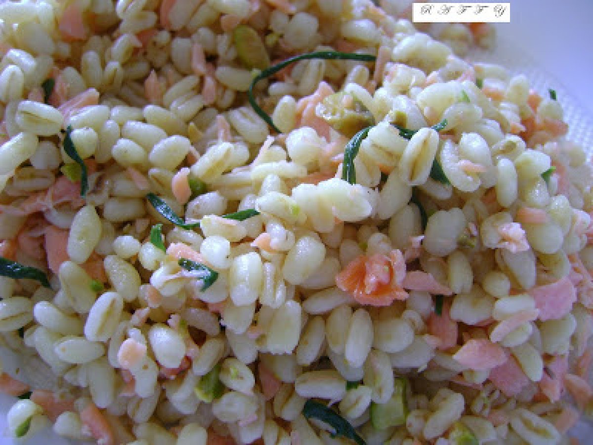 INSALATA DI GRANO E SALMONE