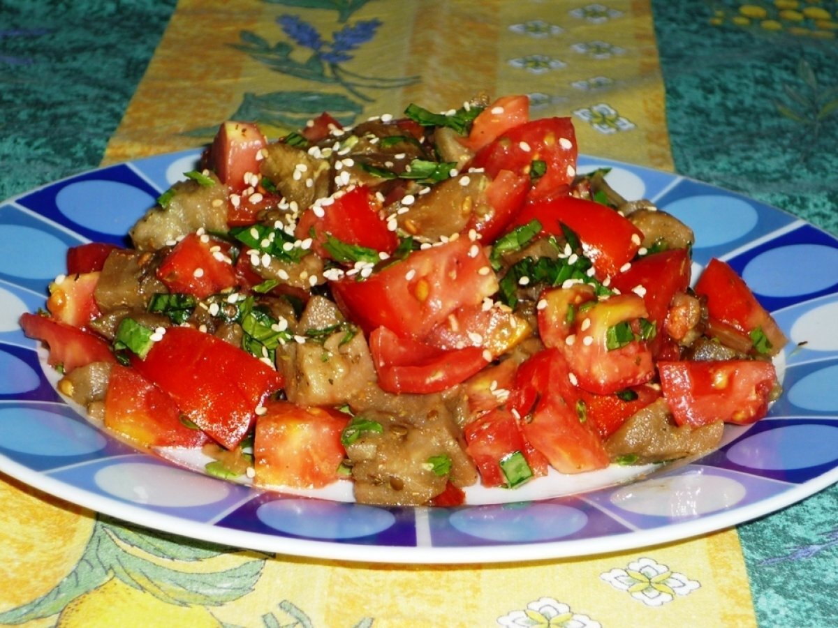 Insalata di melanzane e pomodoro