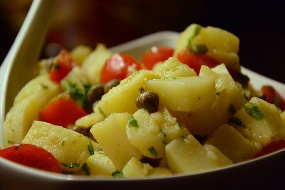 Insalata di patate pomodori e capperi - Ricetta Petitchef