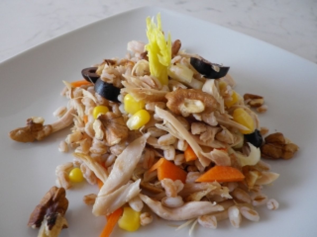 Insalata di pollo e farro