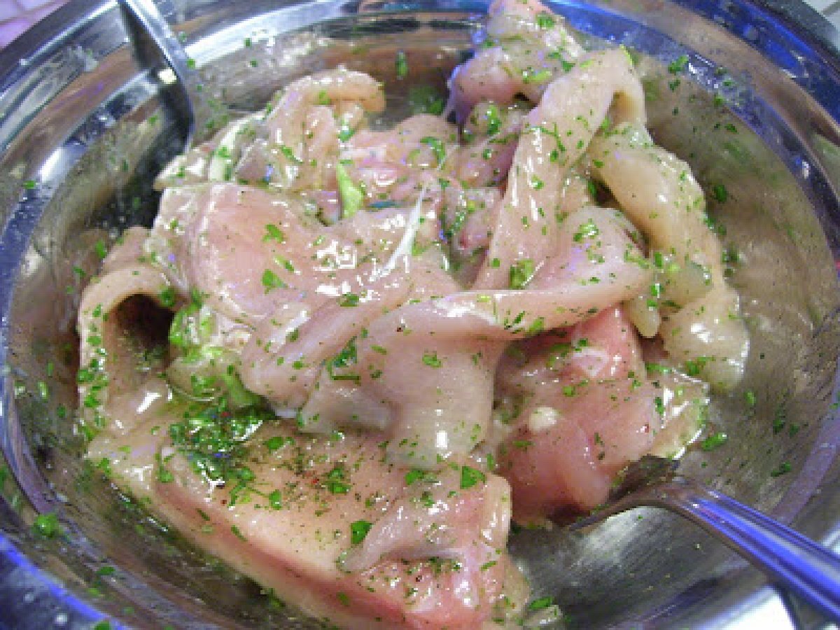 Insalata di pollo e pinoli