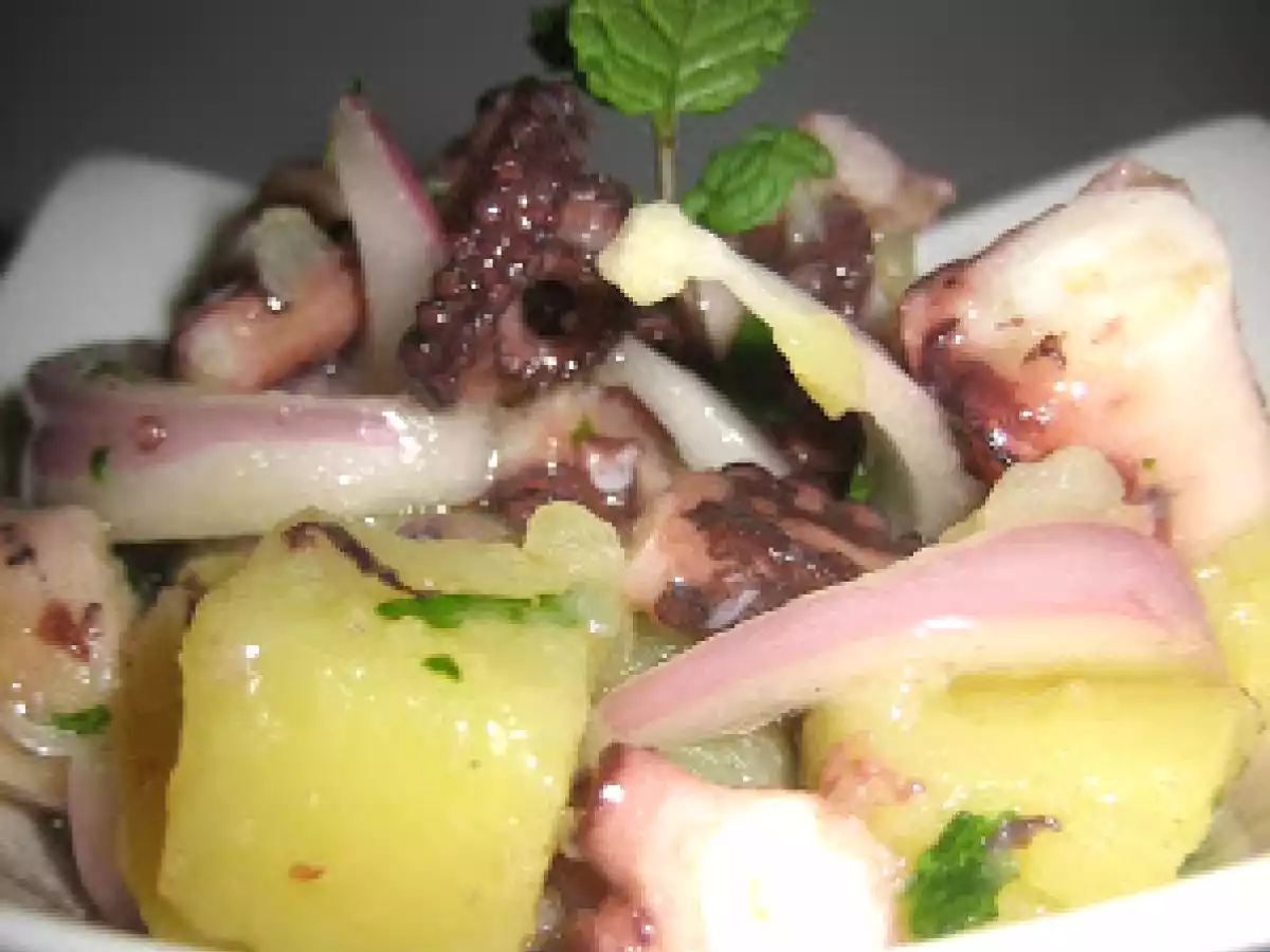 INSALATA DI POLPO CON PATATE E CIPOLLA ROSSA DI ACQUAVIVA - foto 3