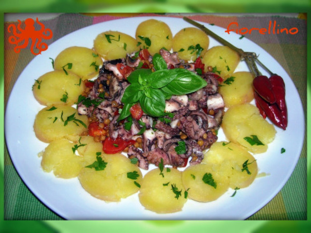 Insalata di polpo, lenticchie, pomodorini e patate