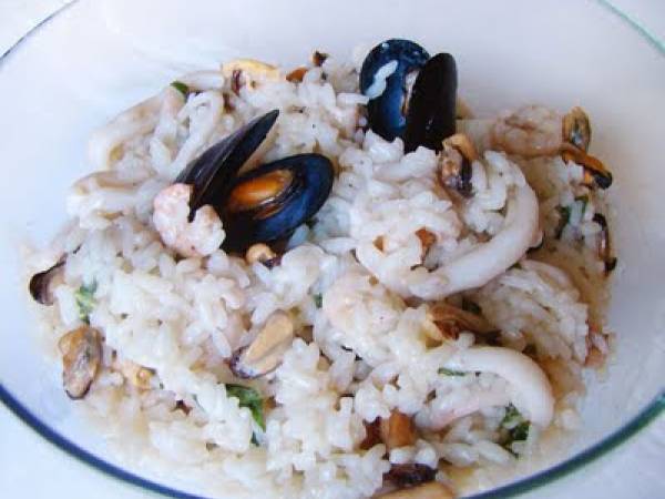 INSALATA DI RISO AI FRUTTI DI MARE