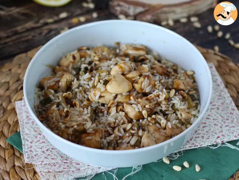 Insalata di riso con pollo, zucchine, pinoli e glassa di aceto balsamico, foto 2