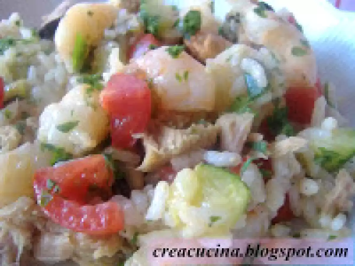INSALATA DI RISO GAMBERETTI E COZZE CON VERDURE - foto 2