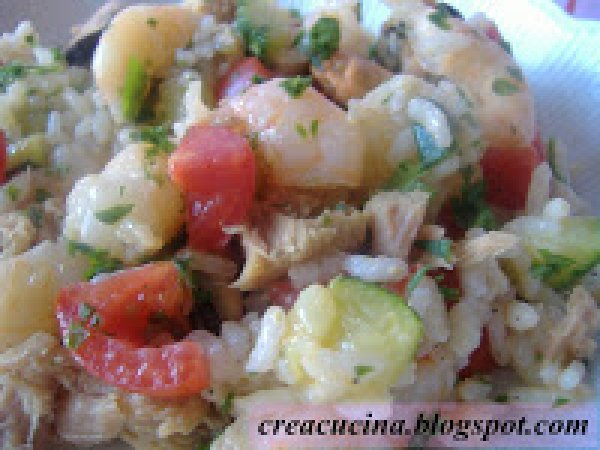 INSALATA DI RISO GAMBERETTI E COZZE CON VERDURE, foto 2