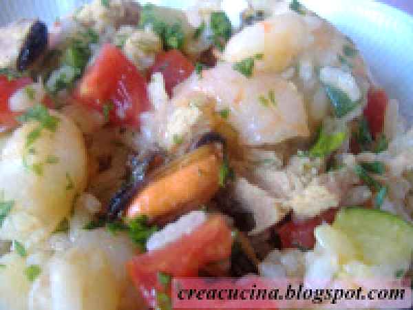 INSALATA DI RISO GAMBERETTI E COZZE CON VERDURE, foto 5