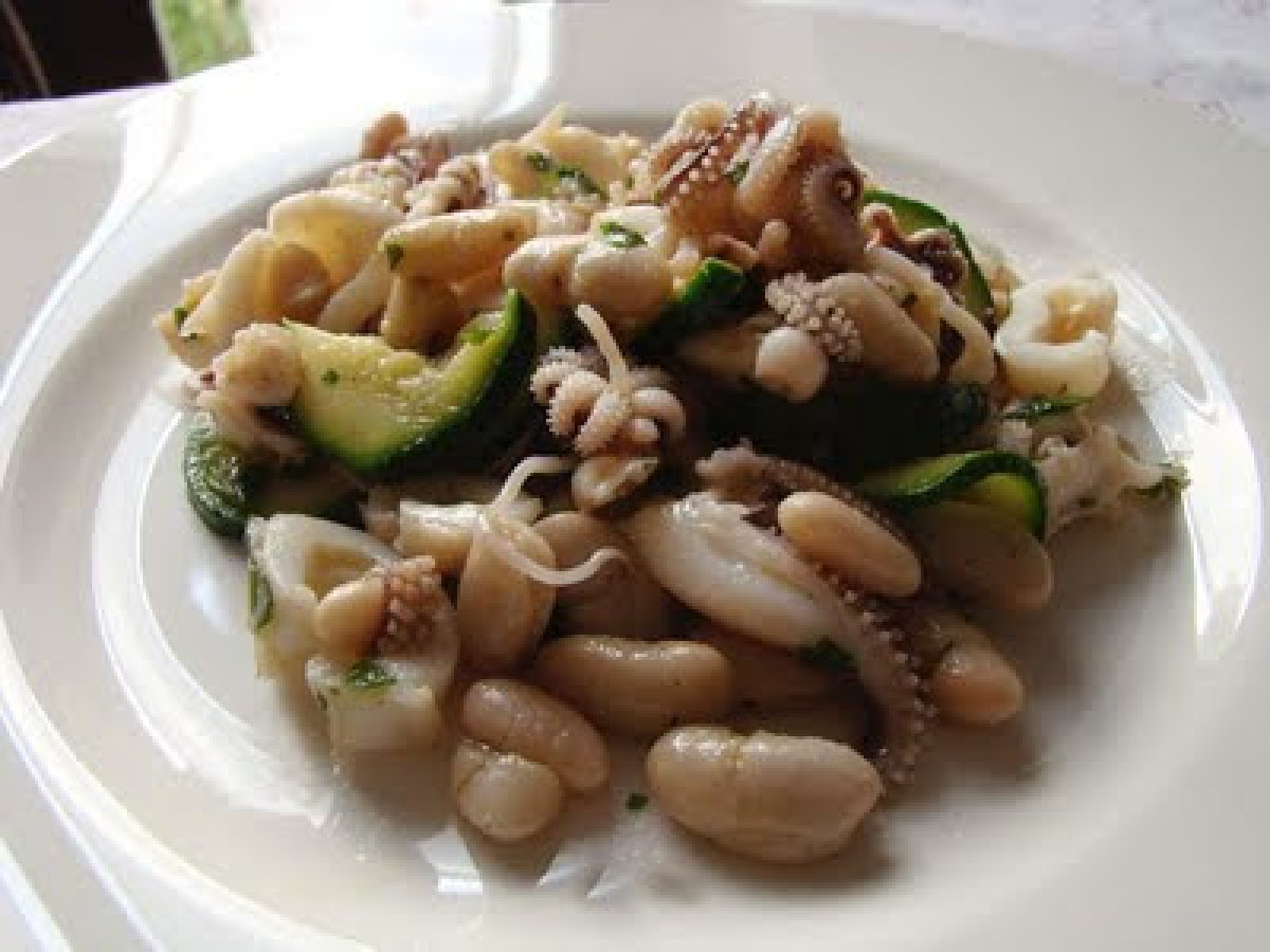 INSALATA DI SEPPIOLINE, ZUCCHINE E CANNELLINI... E UN PREMIO PER NOI!!!, foto 2