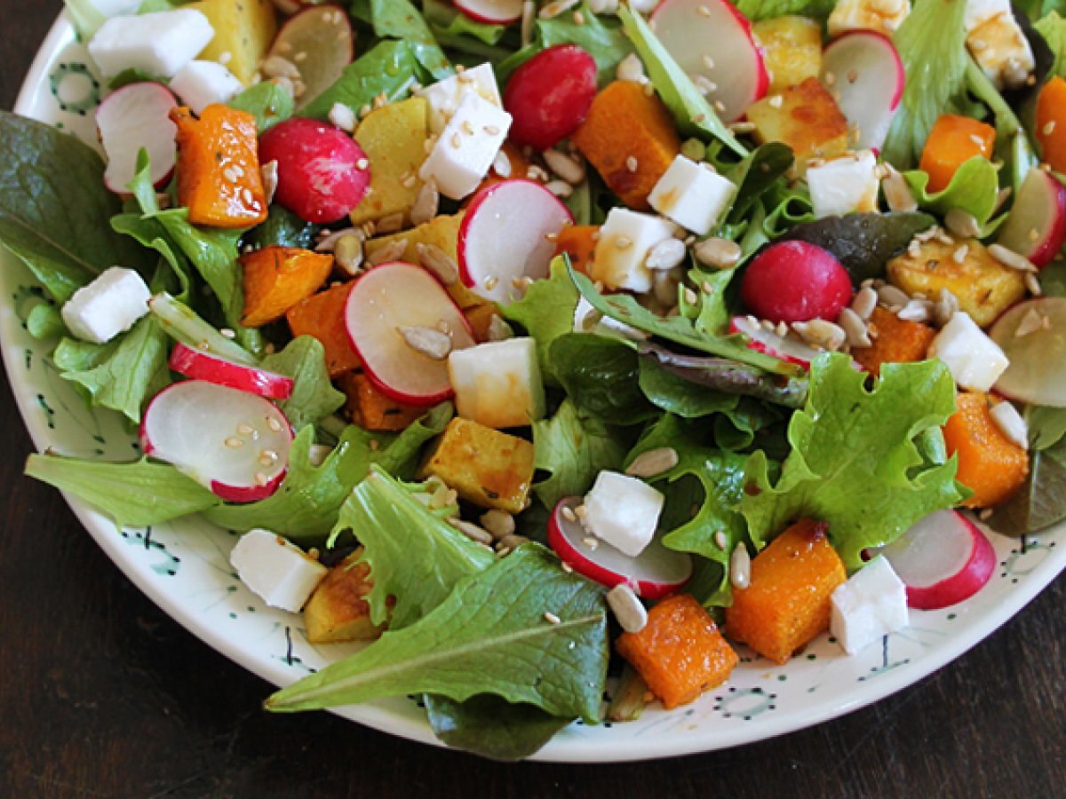 Insalata di zucca butternut, patate, ravanelli e feta - foto 2