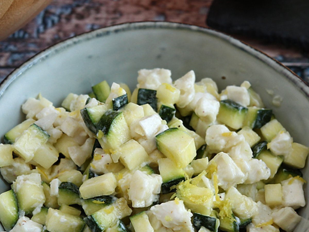 Insalata di zucchine crude, caprino e limone - foto 2