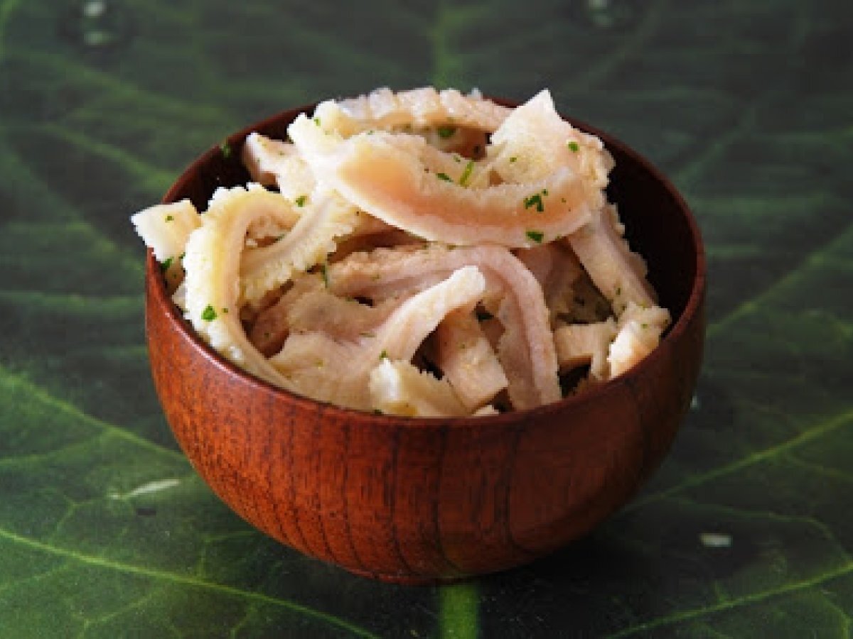 Insalata fresca di trippe con prezzemolo e olio evo
