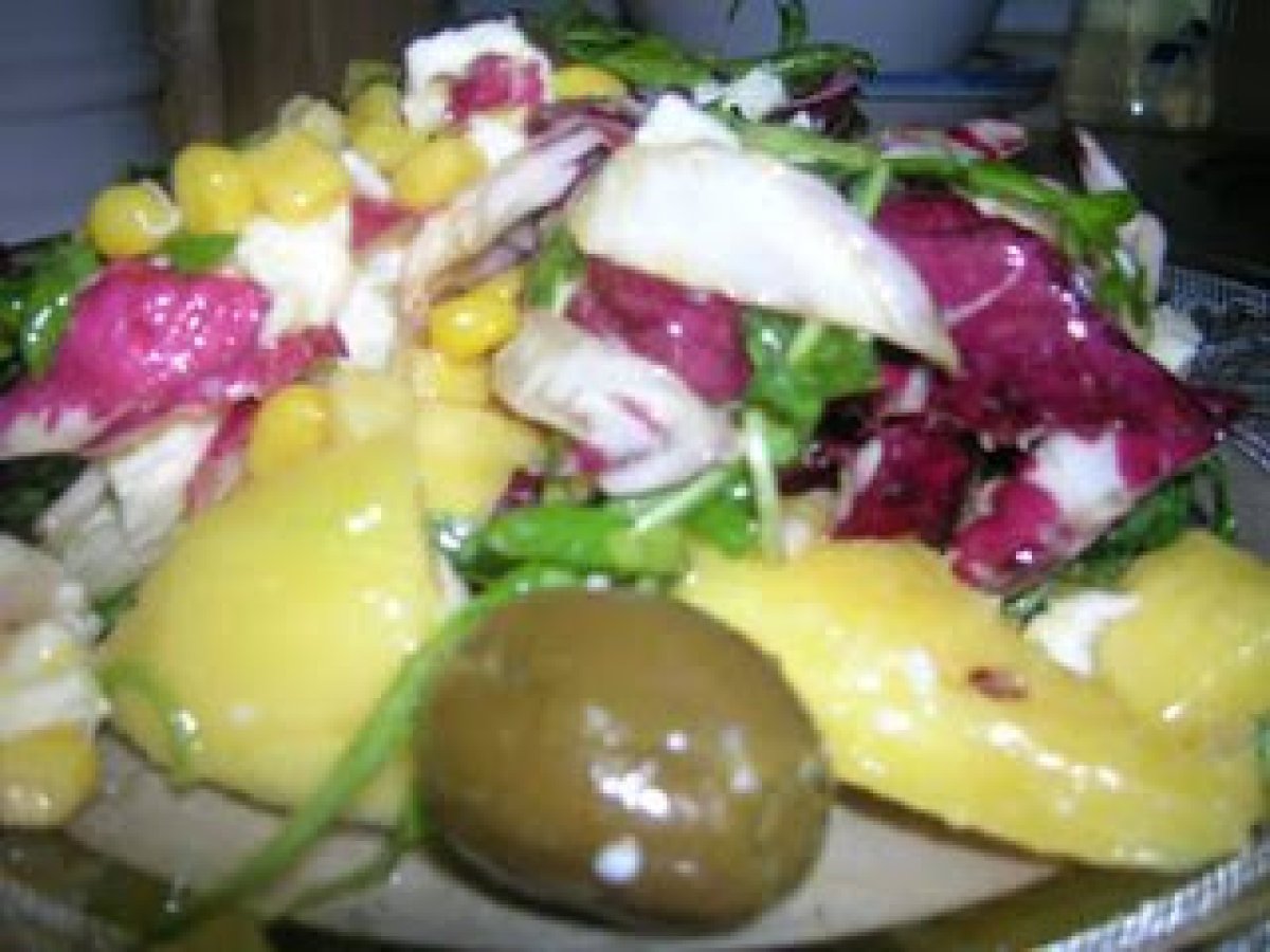 INSALATA MISTA CON MOZZARELLA, MANGO E OLIVE - foto 2