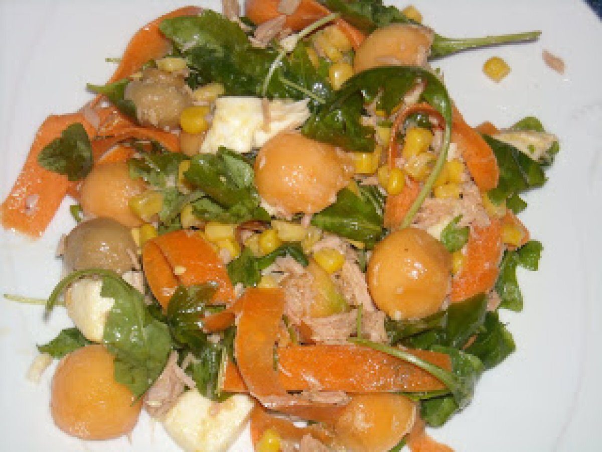 INSALATA MISTA CON TONNO E CANTALUPO - foto 2