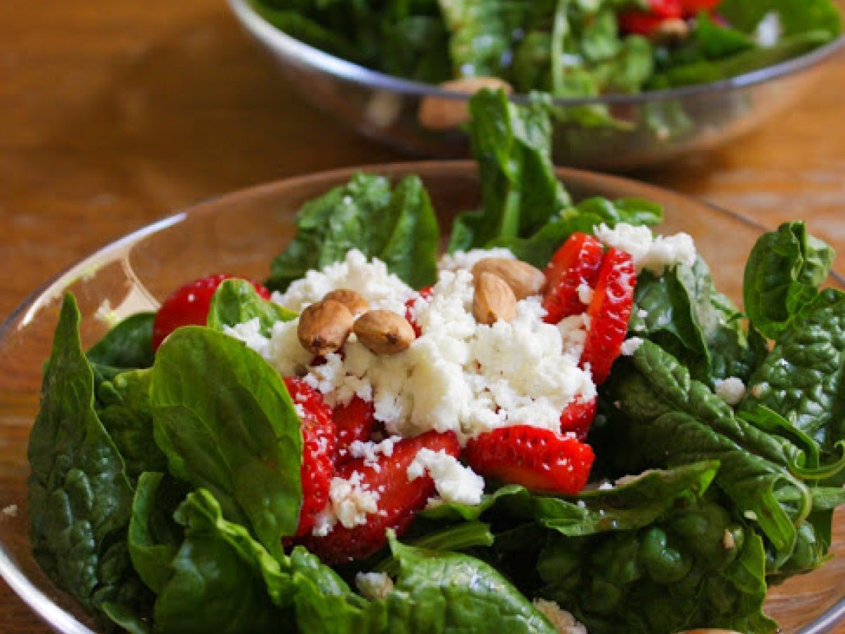 Insalata primavera con fragole