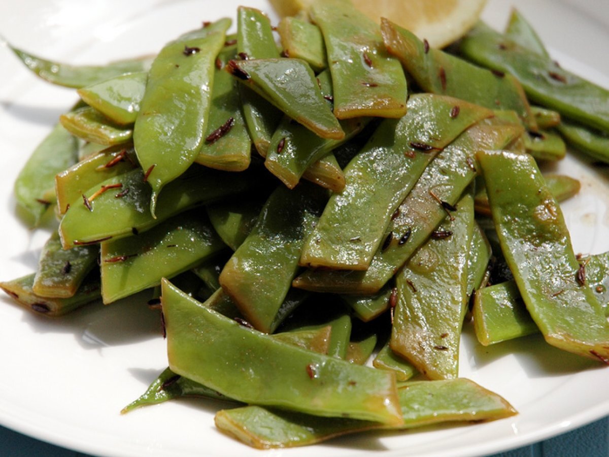 Insalata tiepida di taccole all'orientale