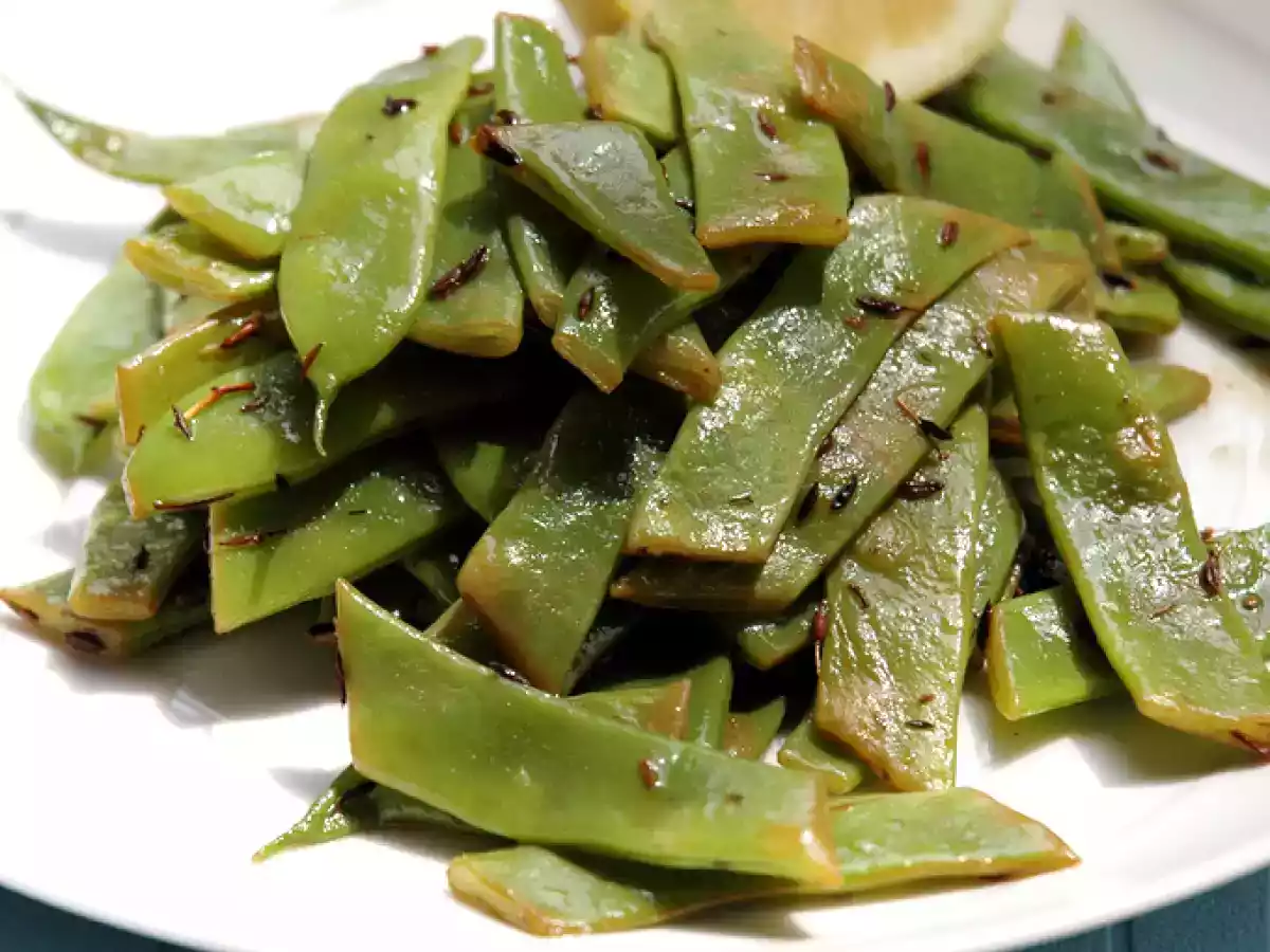 Insalata tiepida di taccole all'orientale