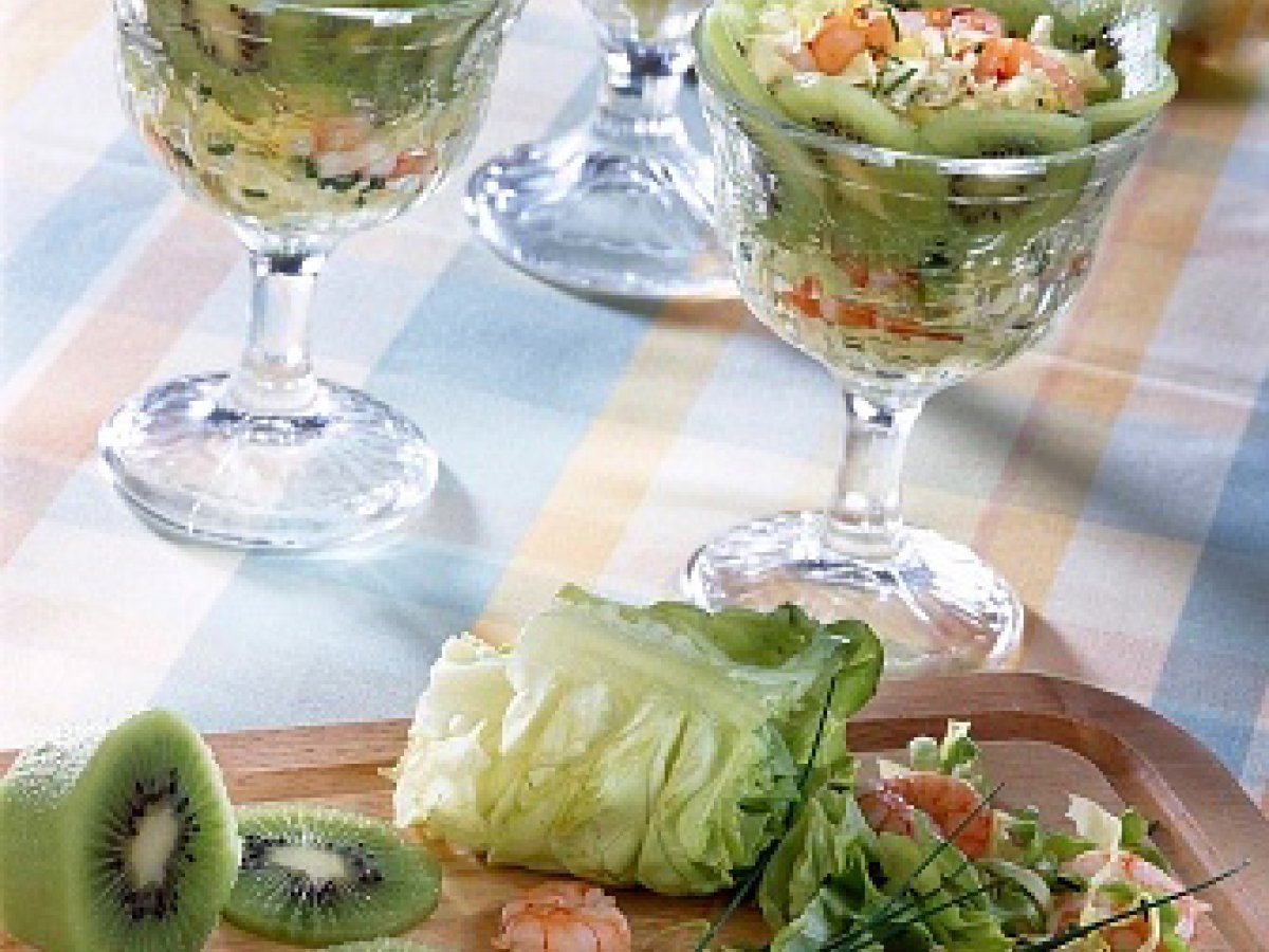Insalatina di gamberetti e kiwi con pompelmo rosa
