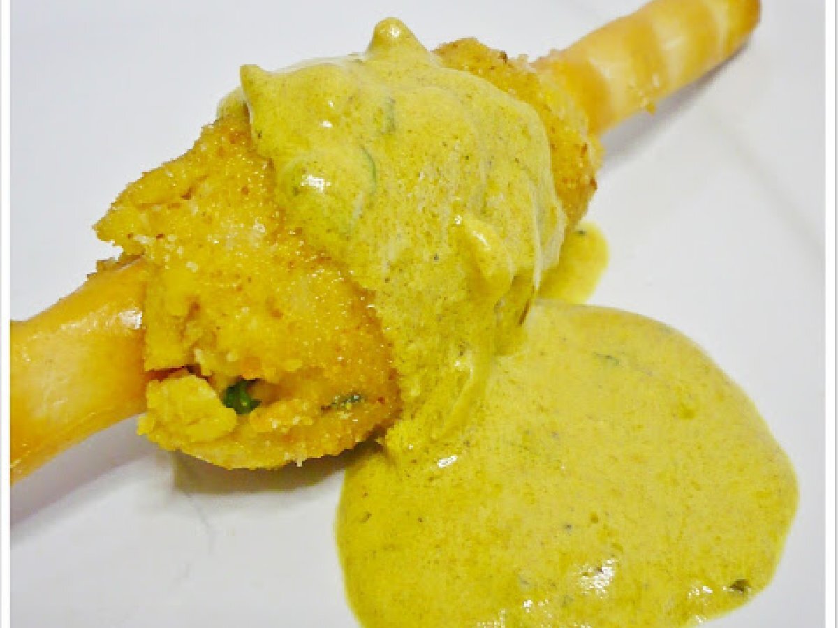 Insolito spiedino di pollo con salsa al curry