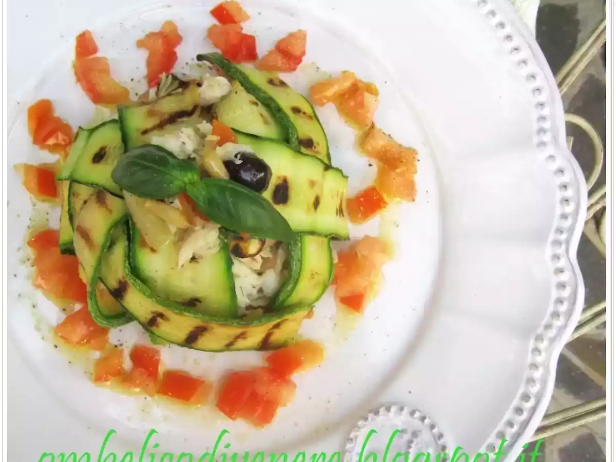 INTRECCIO DI ZUCCHINE AL BRANZINO