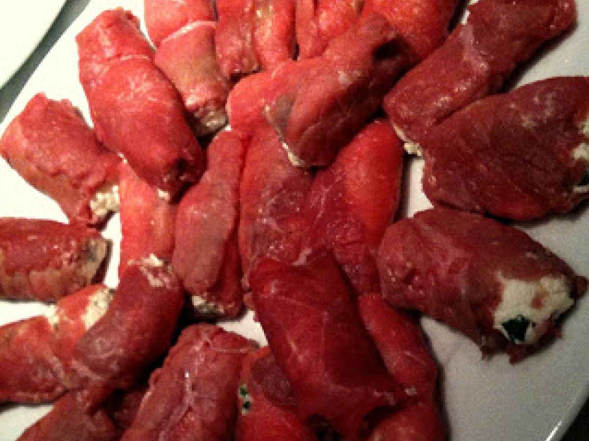 INVOLTINI di ALBESE CON ROBIOLA E RUCOLA